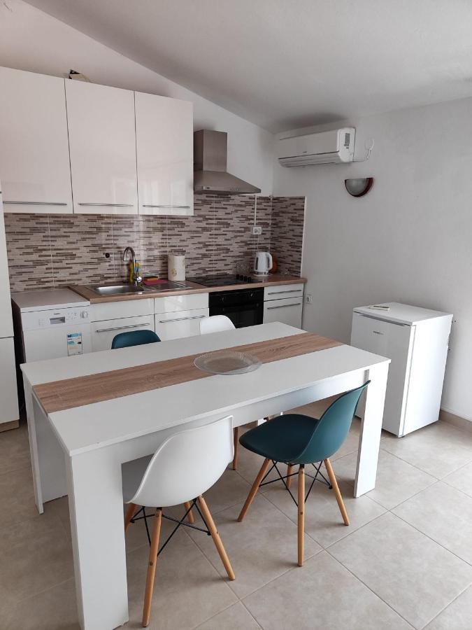 Apartments Radic Rogoznica  Eksteriør bilde